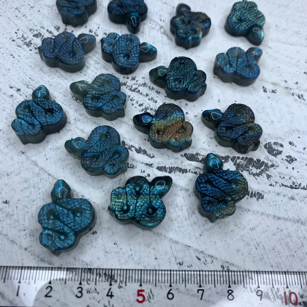 Natural Labradorite Snake Carved, Quartz Snake,Crystal Snake, Crystal Carving, Home Decoration,Energy Crystals,Crystal Heal,Crystal Gifts