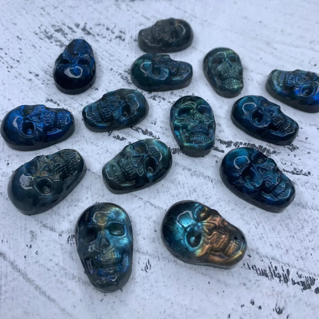 Natural Carved Labradorite Skull Pendant 1PC, Sugar Skull, for Men or Women, Healing Crystal, Gemstone Pendant 29mm