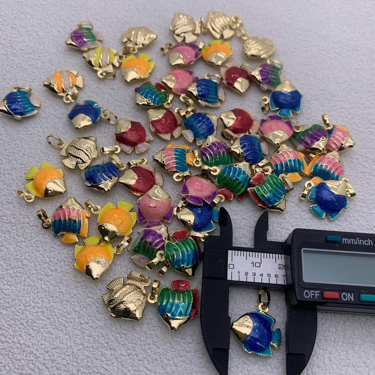 Enamel Seafish Charms Fish Shape Enamel Pendant 18K Gold Plated Beach Charm for DIY Necklace Making