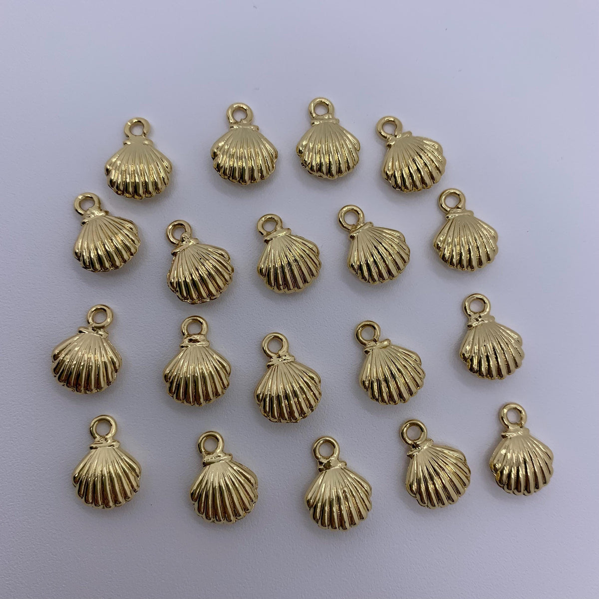 18K Gold Seashell Pendant Gold Shell Charms Enamel Conch Shell Charm for Necklace Making