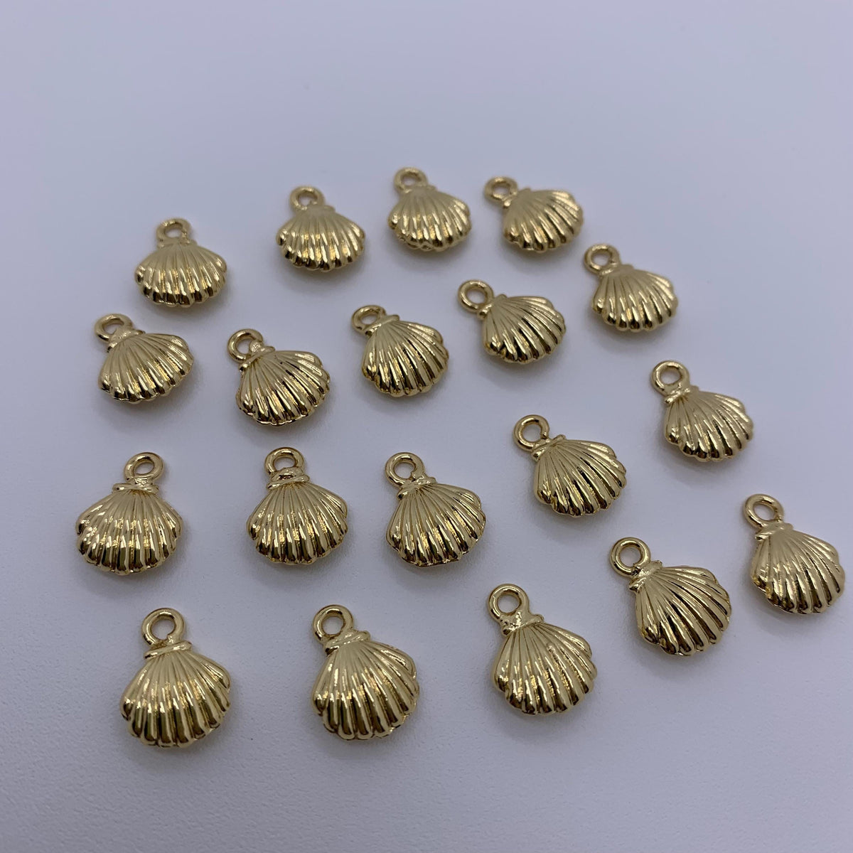 18K Gold Seashell Pendant Gold Shell Charms Enamel Conch Shell Charm for Necklace Making