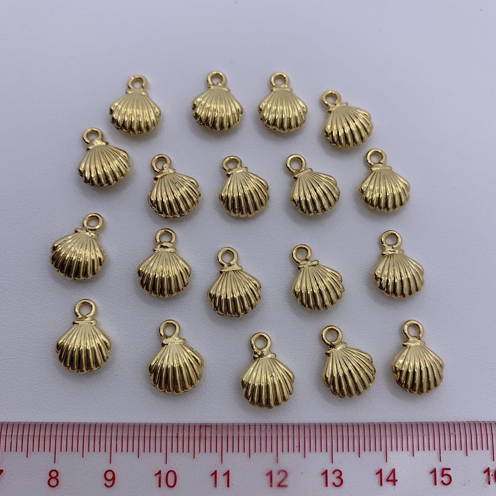 18K Gold Seashell Pendant Gold Shell Charms Enamel Conch Shell Charm for Necklace Making
