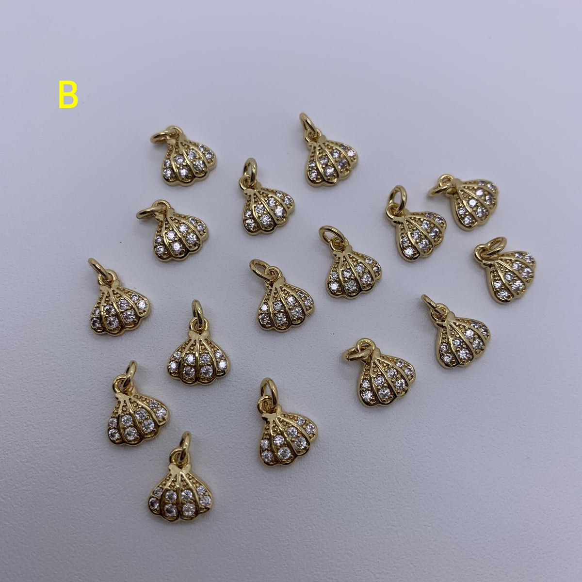 18K Gold Seashell Pendant Gold Shell Charms Enamel Conch Shell Charm for Necklace Making